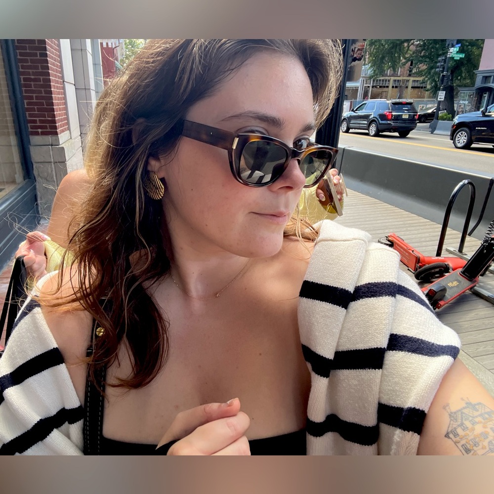 Meet your Posher, Lainie